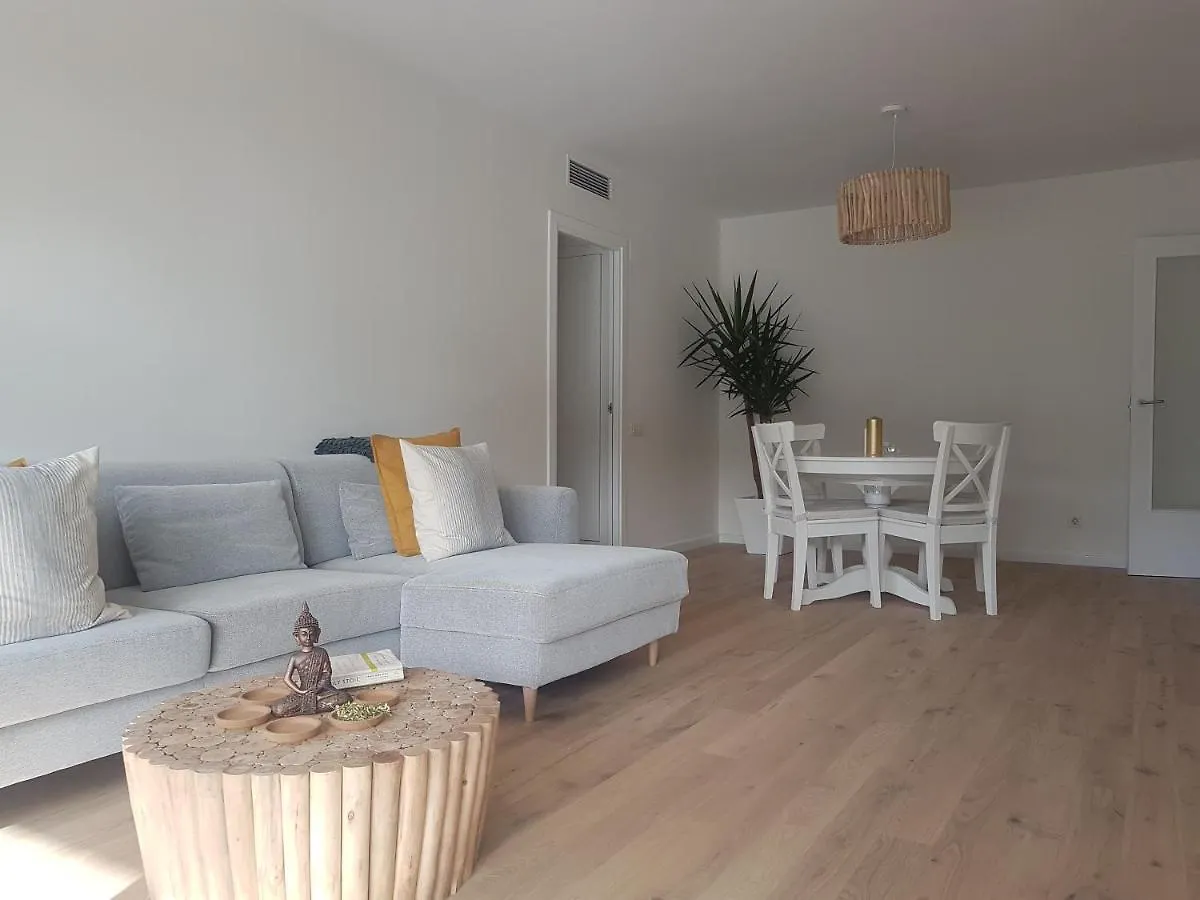 Apartamento Completo Con Piscina Terraza Vistas Del Mar Badalona