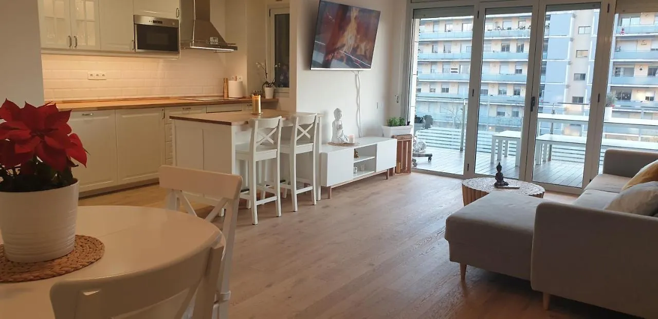 Apartamento Completo Con Piscina Terraza Vistas Del Mar Badalona Homestay